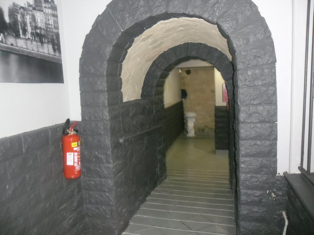 Hipotel Paris Montmartre Gare Du Nord Экстерьер фото