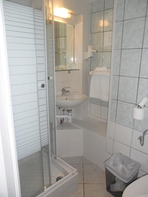 Hipotel Paris Montmartre Gare Du Nord Номер фото
