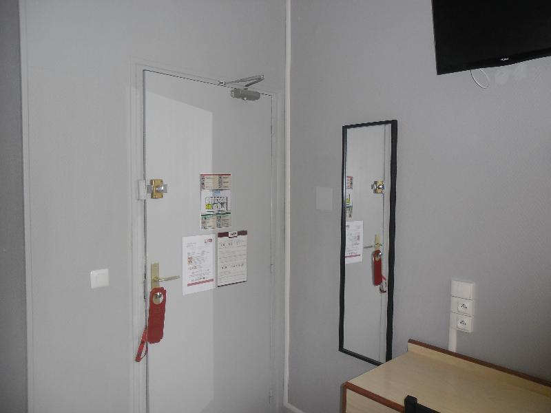 Hipotel Paris Montmartre Gare Du Nord Экстерьер фото