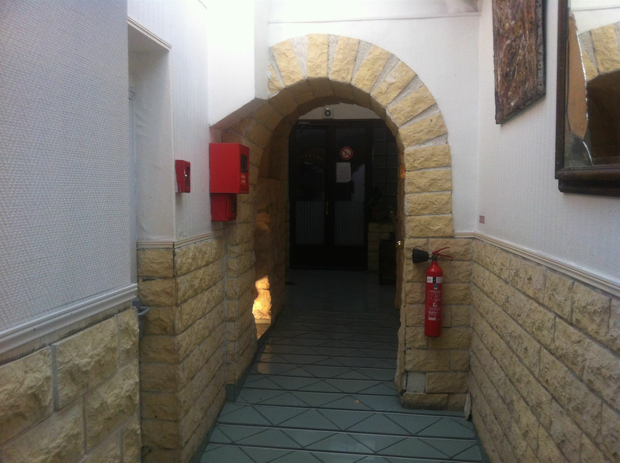 Hipotel Paris Montmartre Gare Du Nord Экстерьер фото