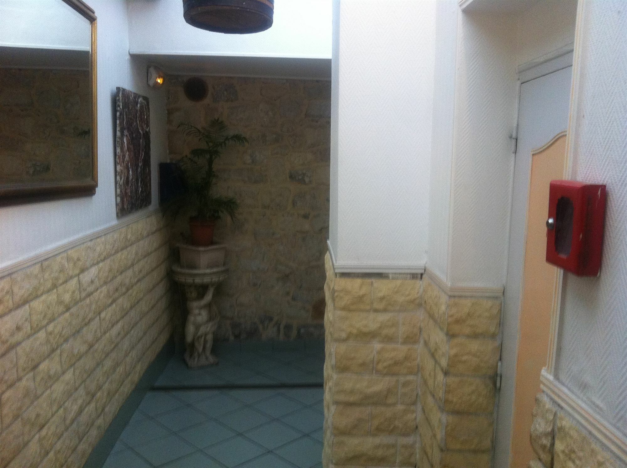 Hipotel Paris Montmartre Gare Du Nord Экстерьер фото